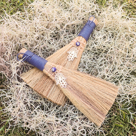 Brooms - Hamsa